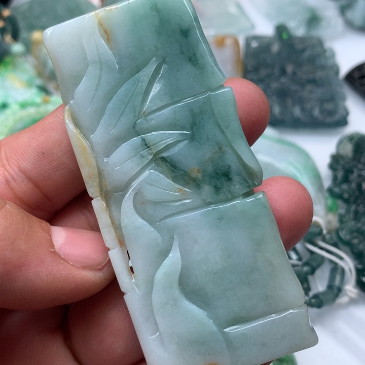 翡翠颈饰未镶嵌保真天然a货翡翠