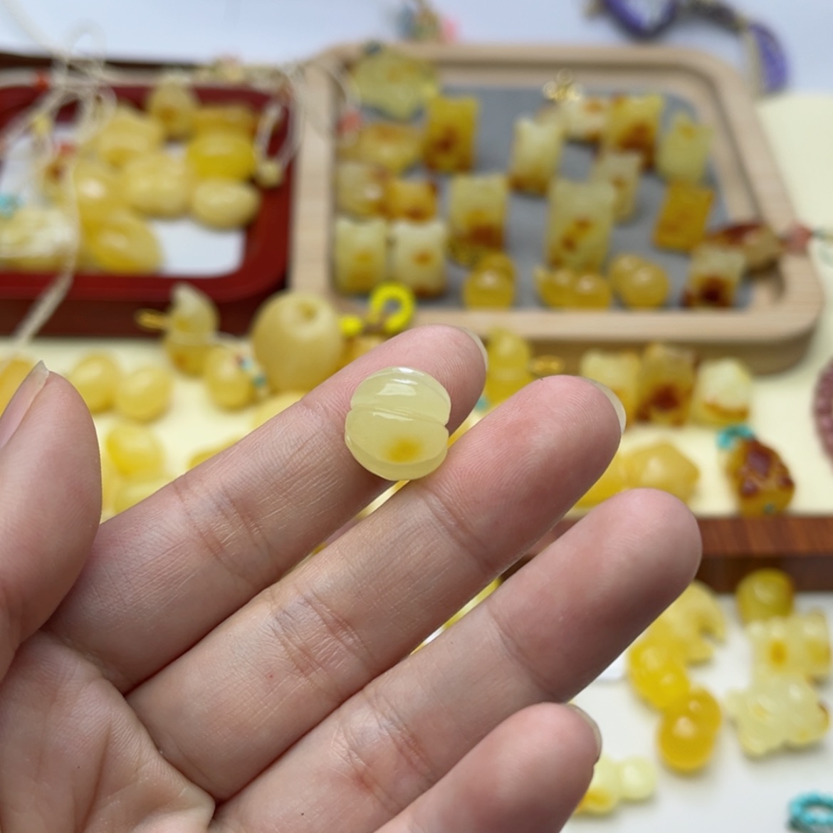 【闪购商品】蜜蜡裸石未镶嵌配饰