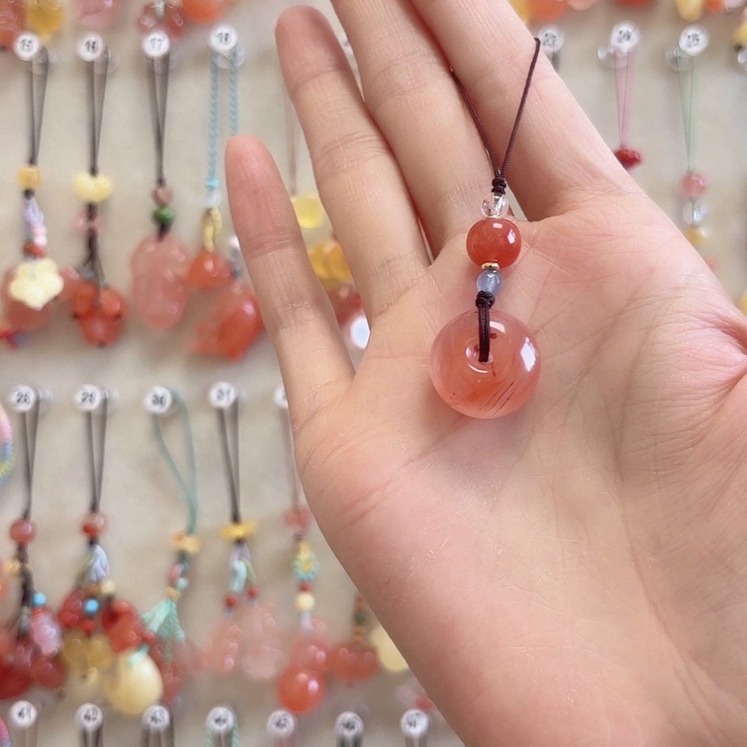 南红玛瑙未镶嵌吊坠(赠链)