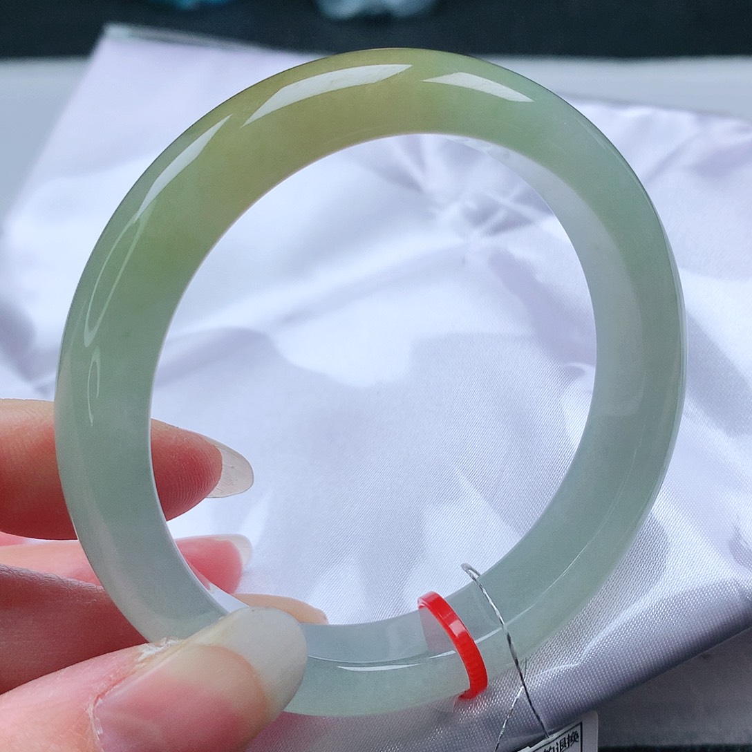 翡翠手镯未镶嵌57圈