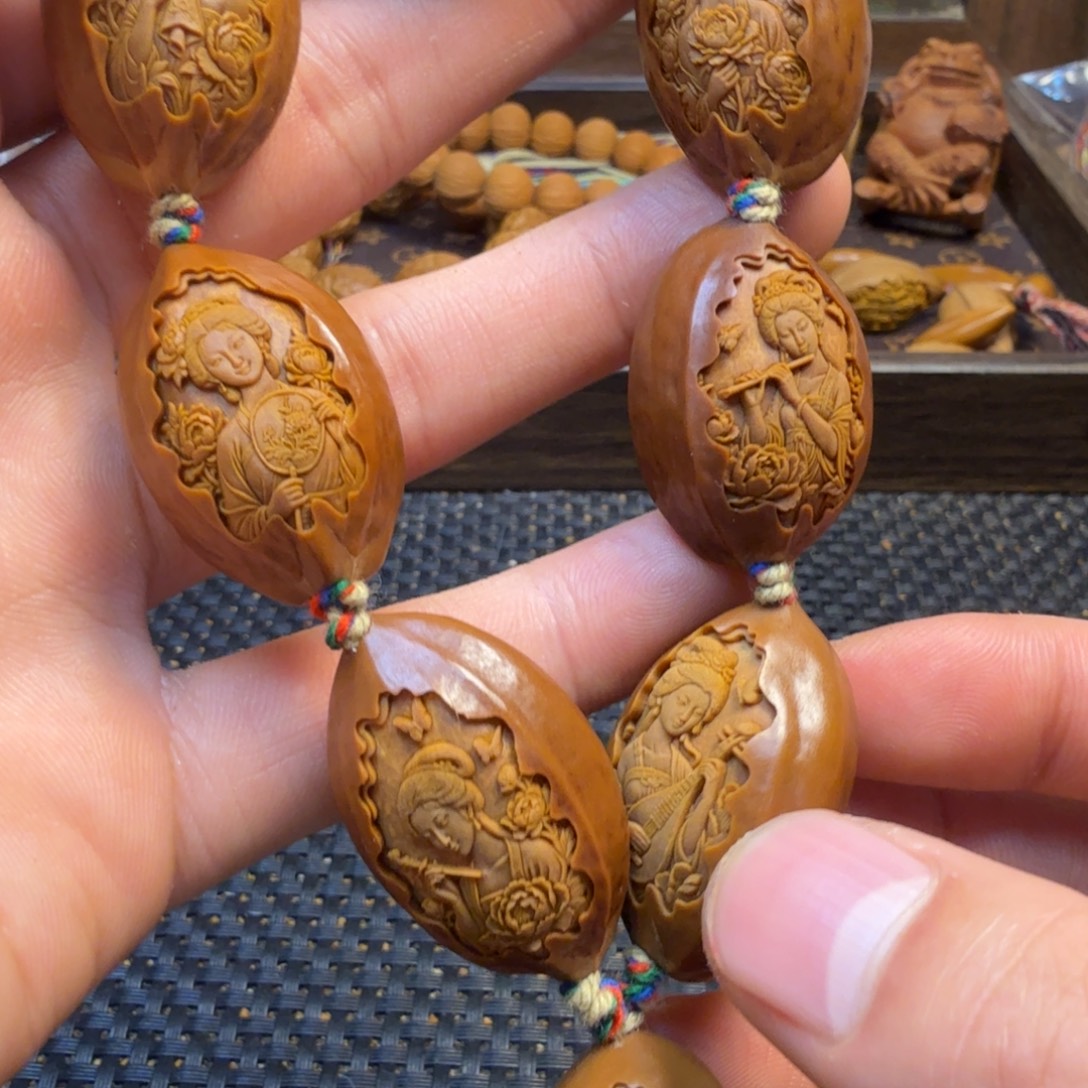 橄榄核手串/手链美女