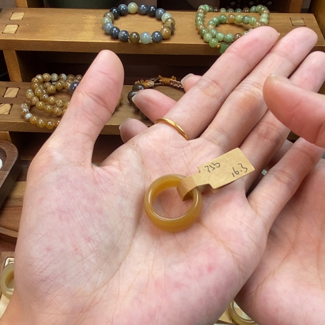 1***1和田玉未镶嵌颈饰