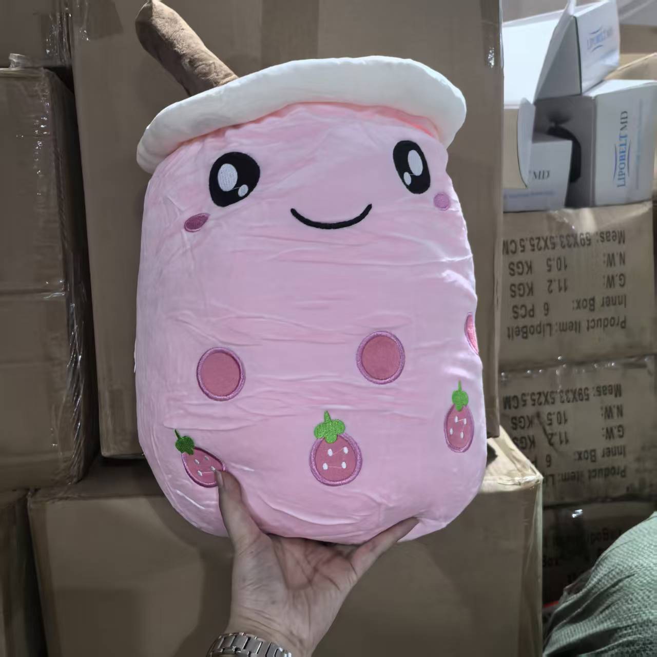 大号粉色奶茶抱枕，发1个（个别轻微串色）