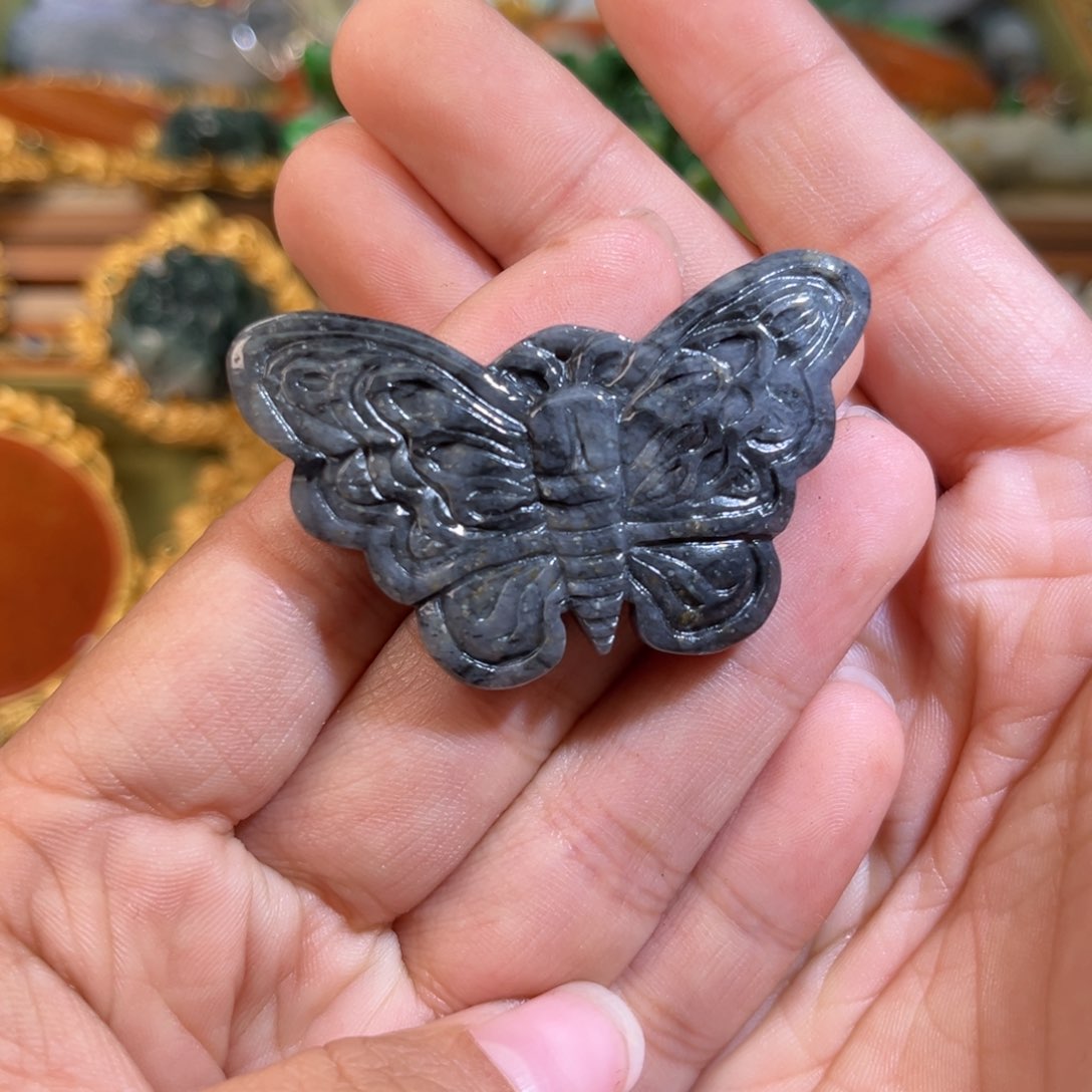 翡翠颈饰未镶嵌带编织