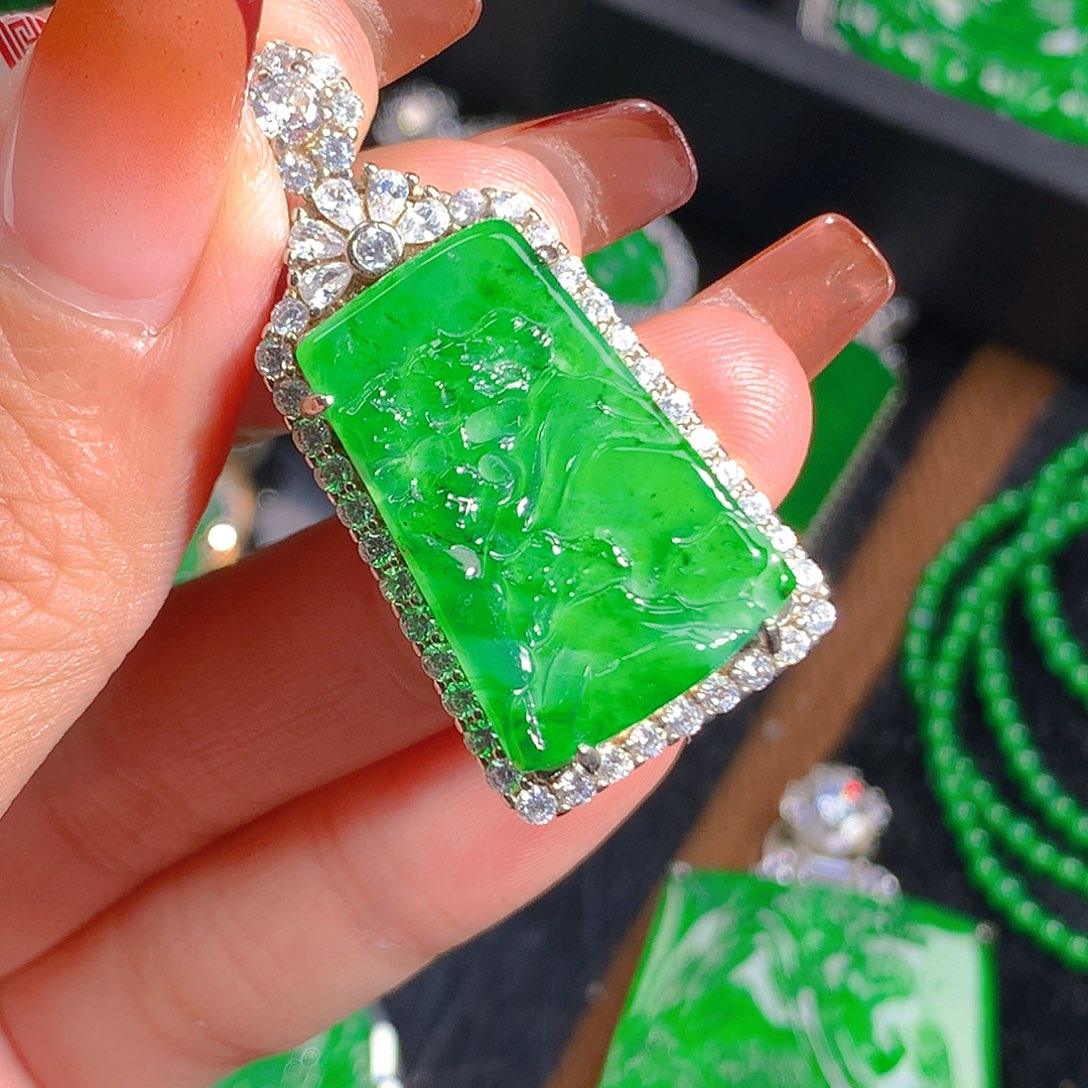 翡翠吊坠(不含链)未镶嵌