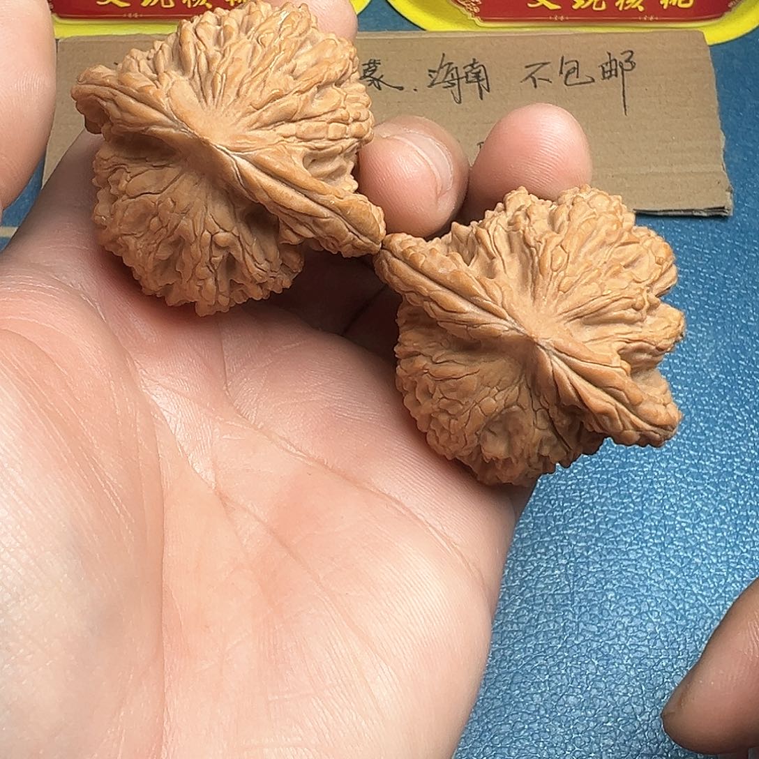 文玩核桃把件47虎头