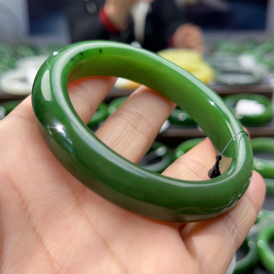 和田玉（碧玉）手镯未镶嵌