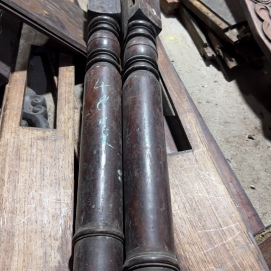 一***生红酸枝木类红木桌脚2个