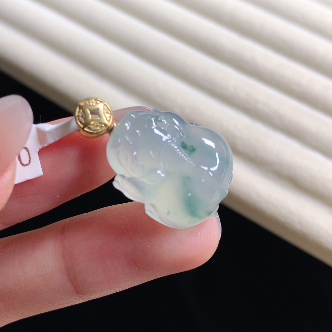 翡翠颈饰18K金镶嵌貔貅