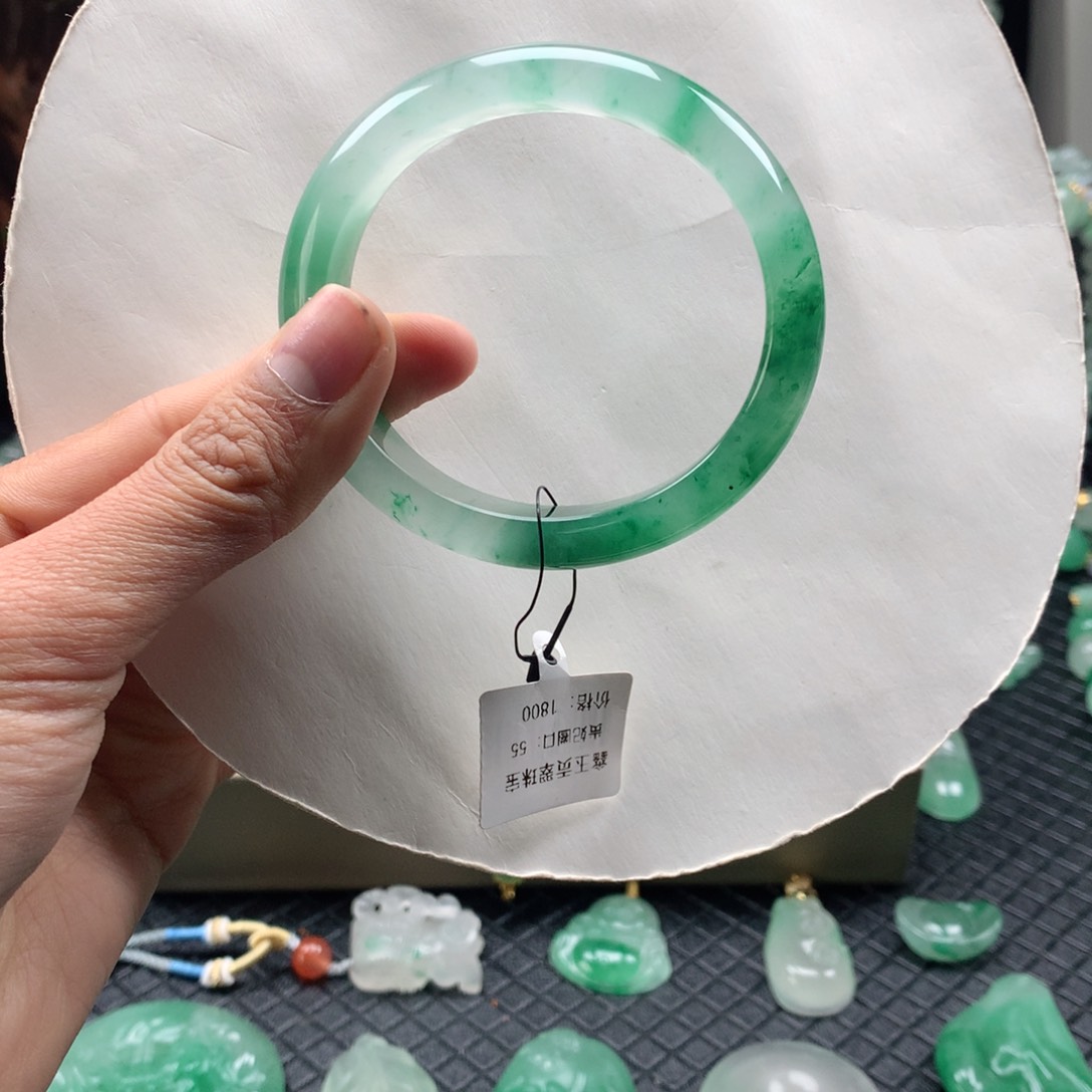 石英质玉手镯未镶嵌