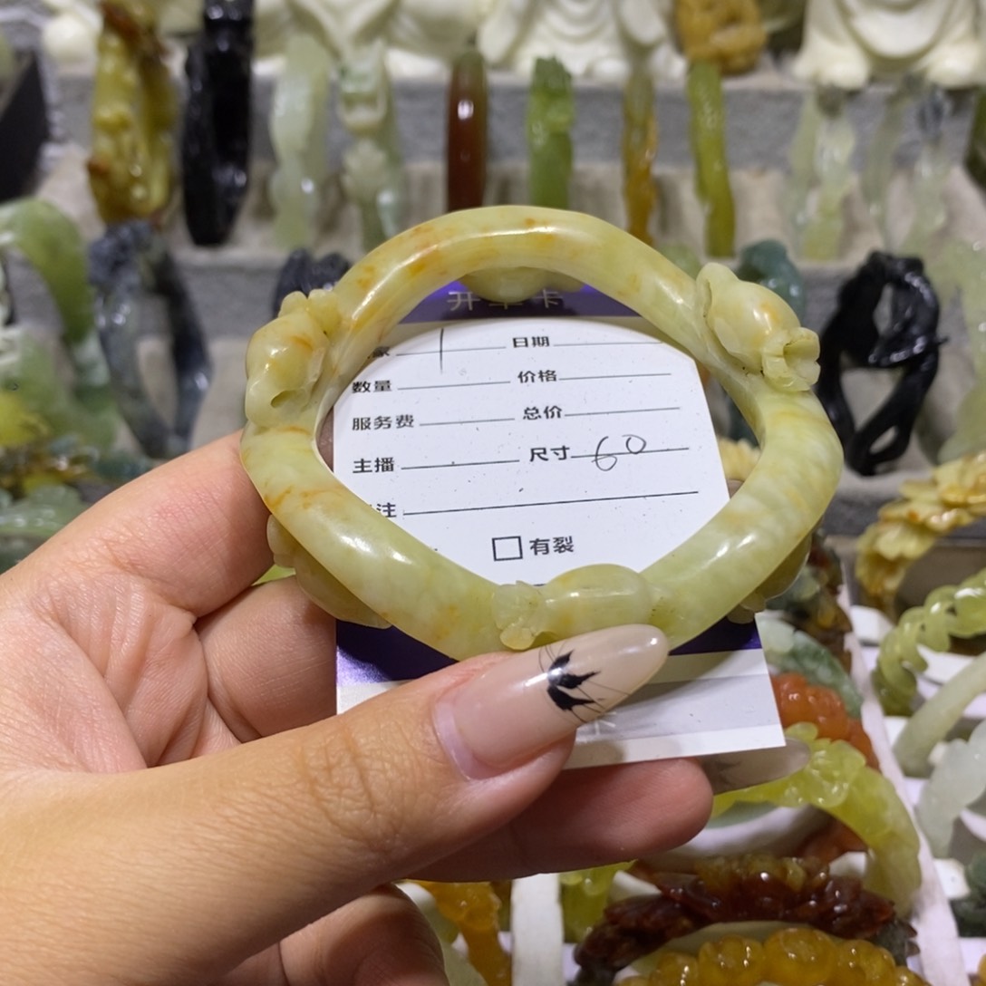 【闪购商品】未镶嵌蛇纹石玉手镯