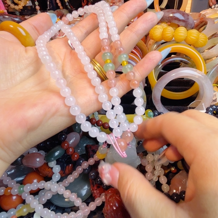 灵***石英质玉未镶嵌手镯