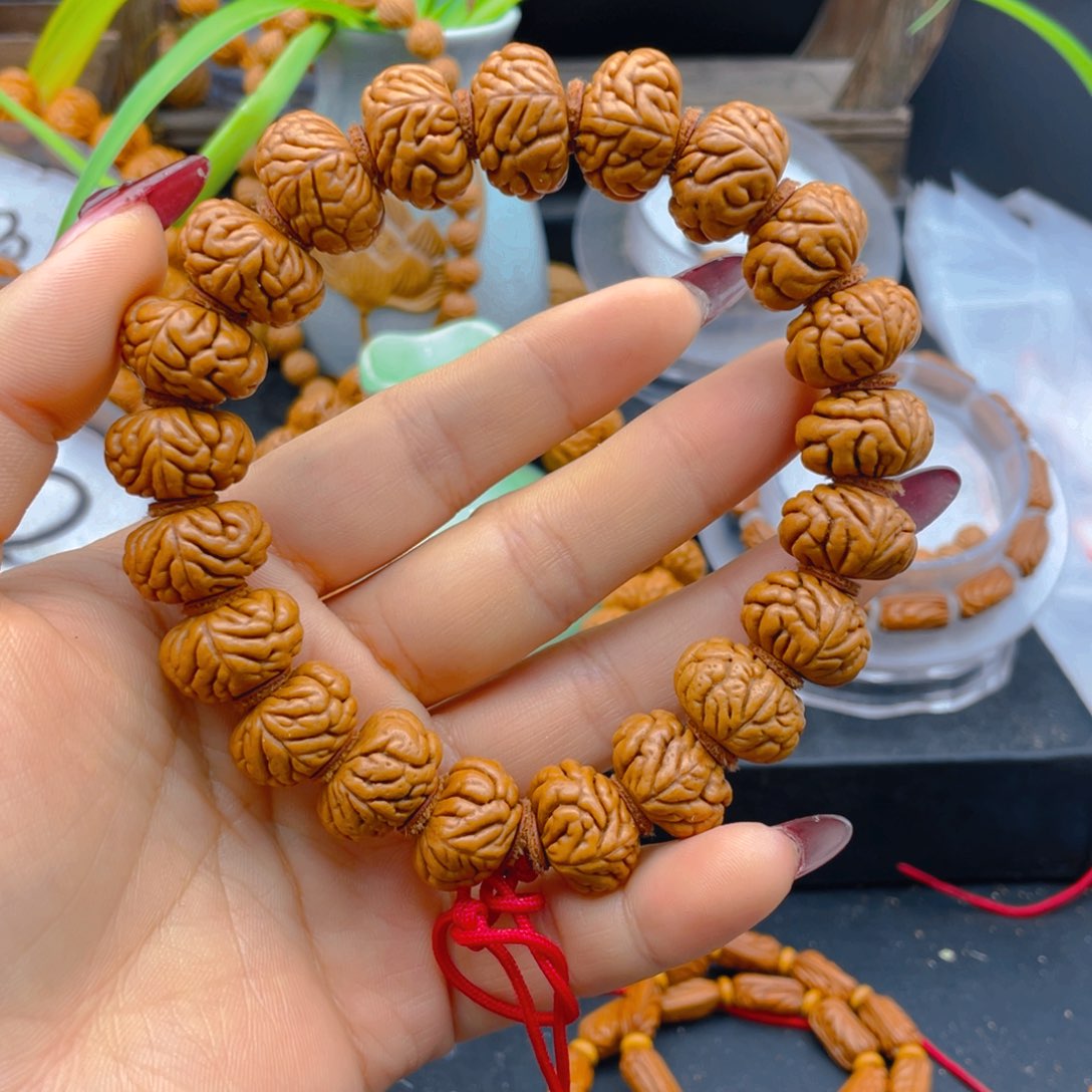 矮桩18豹子头。红红火火