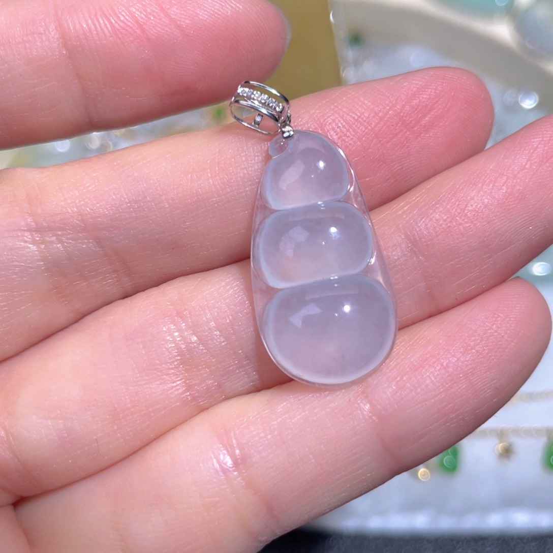 翡翠颈饰18K金镶嵌翡翠