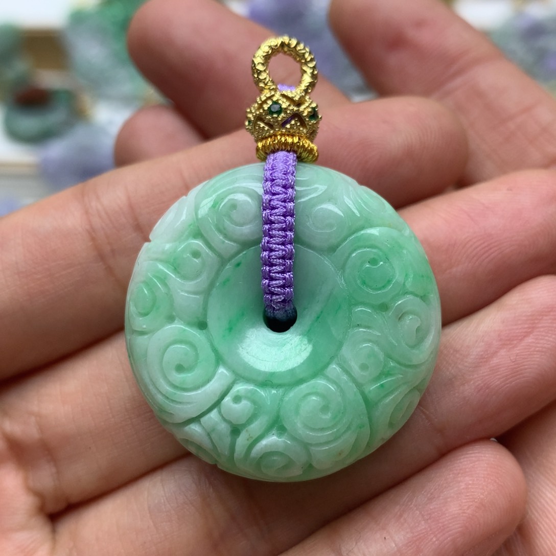 翡翠颈饰未镶嵌翡翠