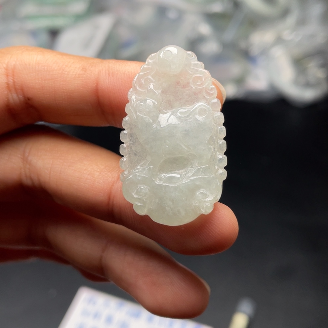 定制翡翠未镶嵌吊坠
