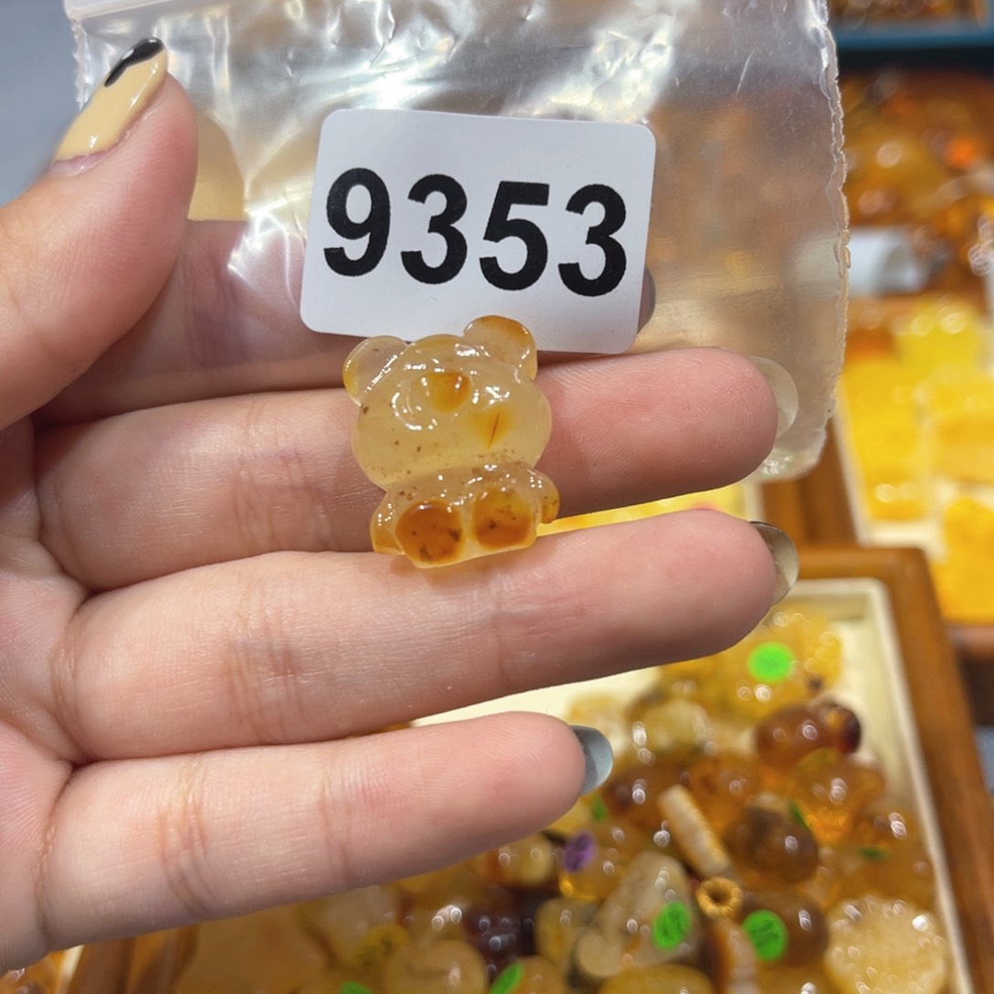 琥珀珠宝奇石未镶嵌