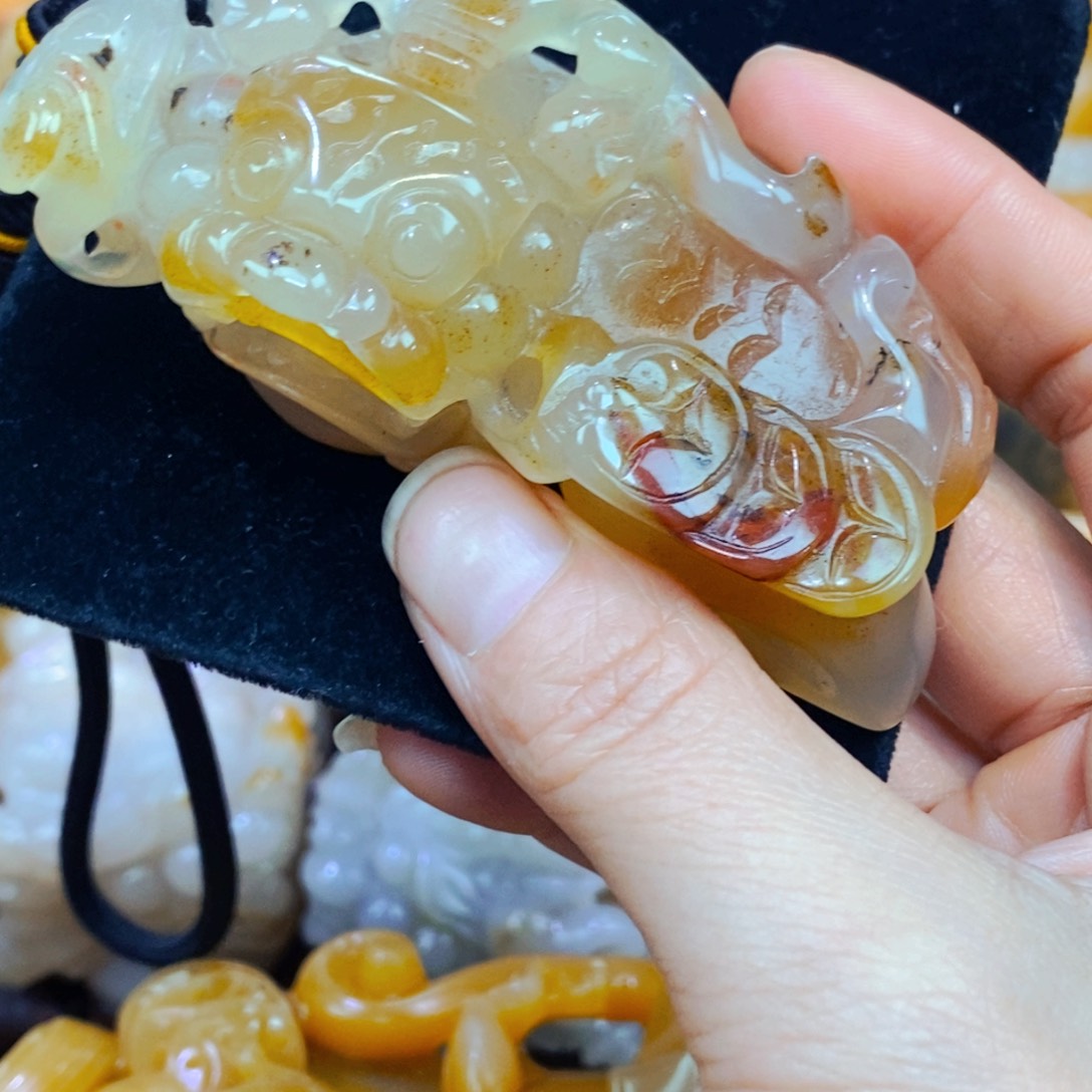 未镶嵌石英质玉（黄龙玉）吊坠(不含链)