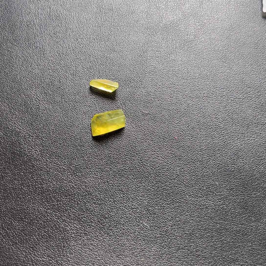 定制翡翠未镶嵌2颗黄