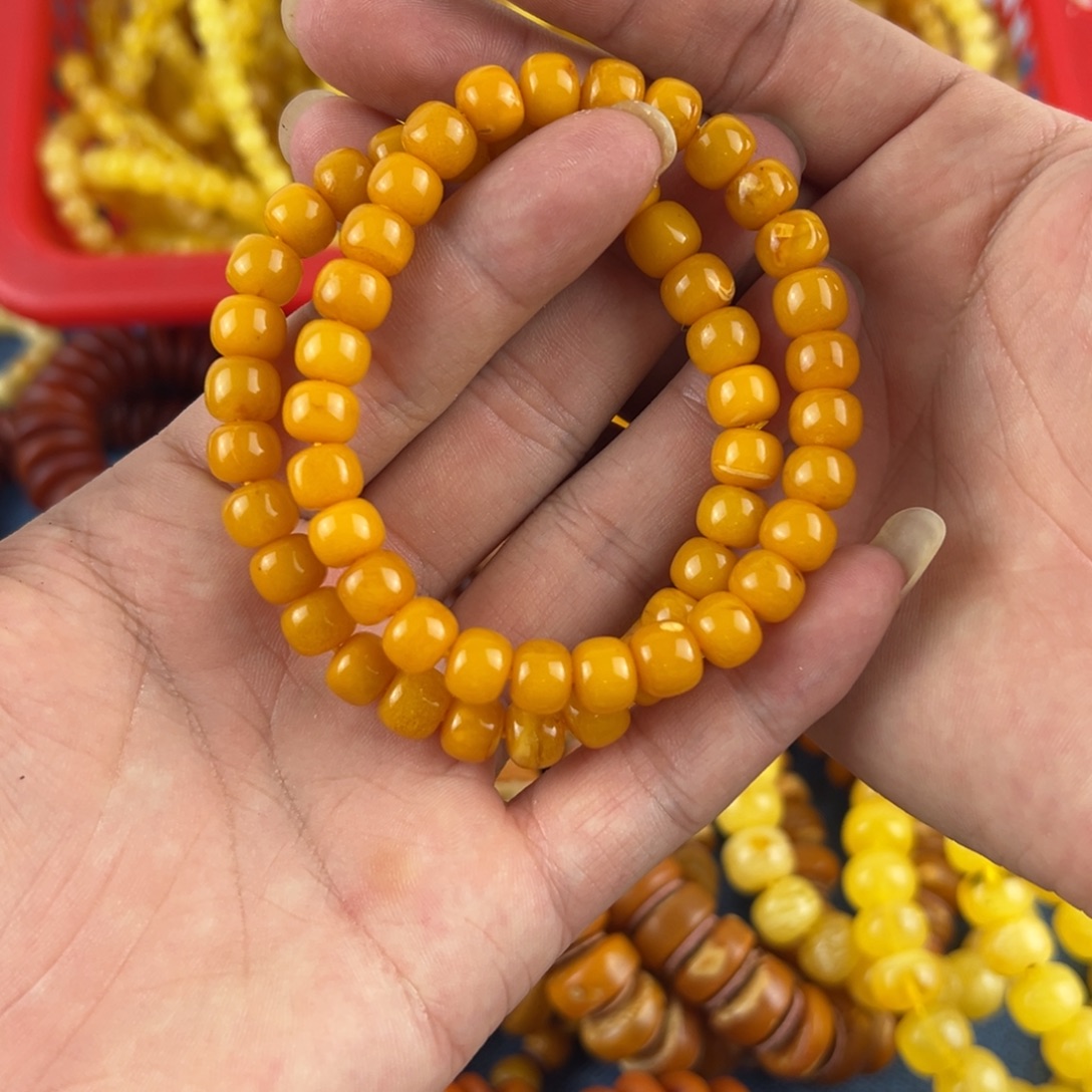 琥珀未镶嵌珠宝奇石多样性发货其中一件