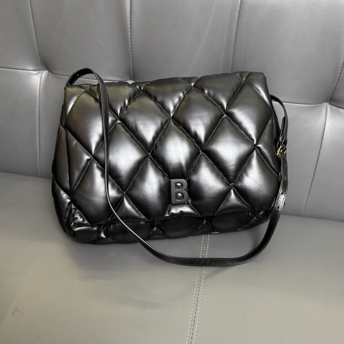 99新 Balenciaga/巴黎世家 巴黎世家黑色全皮手拿包(肩带后配)