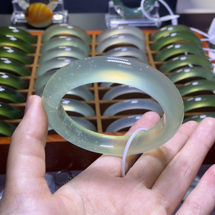 蛇纹石玉手镯未镶嵌5758