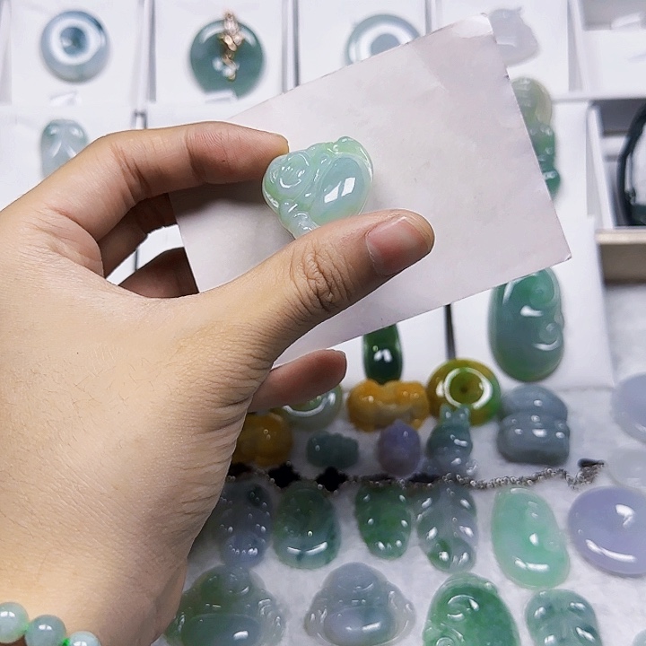 翡翠未镶嵌颈饰翡翠