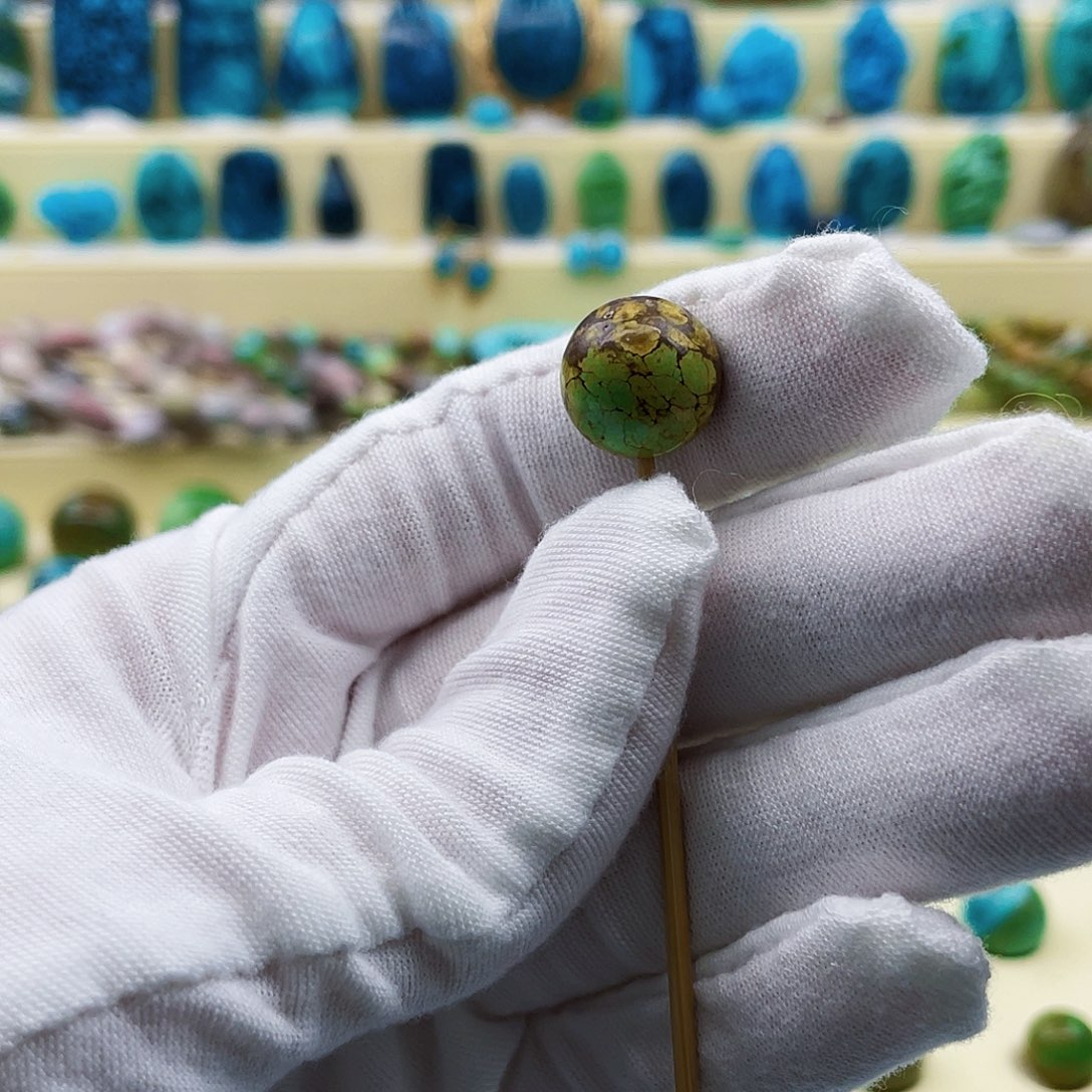 绿松石颈饰未镶嵌