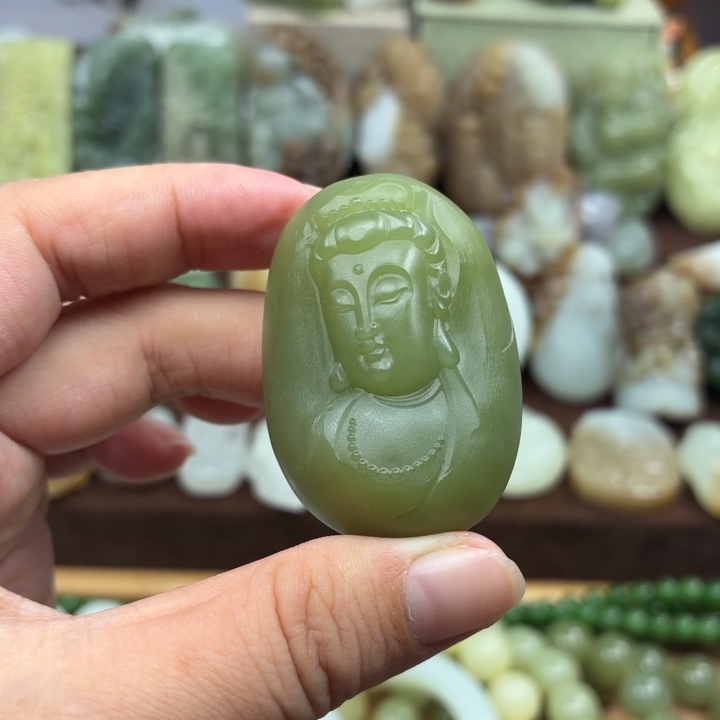 和田玉未镶嵌颈饰