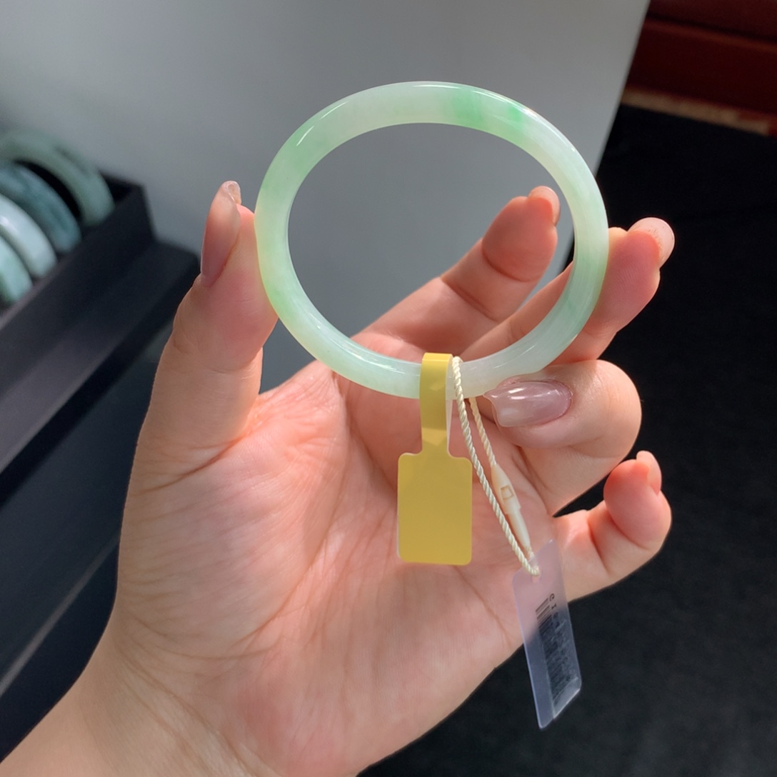 忘***了翡翠未镶嵌手镯缅甸天然翡翠