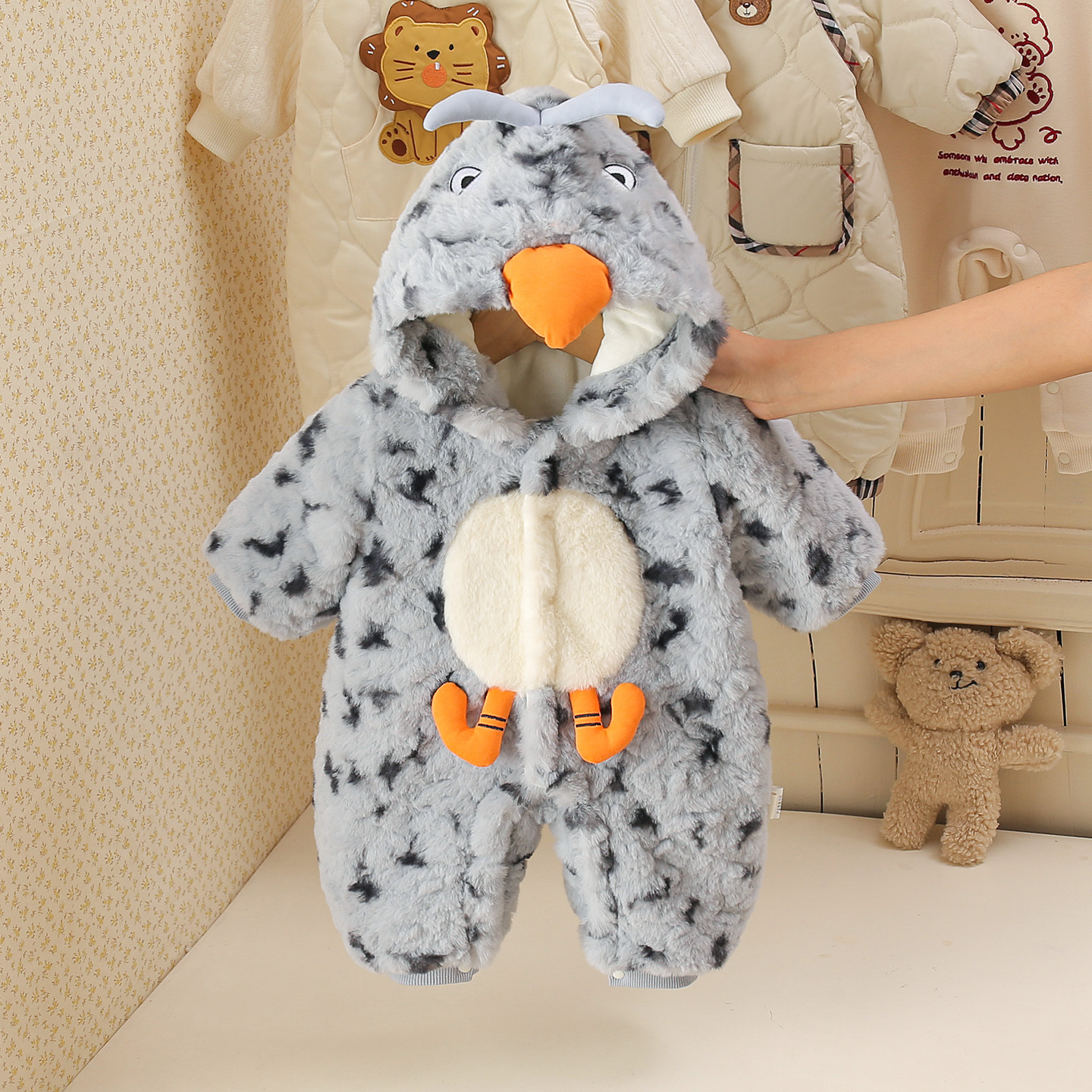 新款爬服装冬季夹棉婴儿连体衣保暖外出服女宝宝衣服连体衣