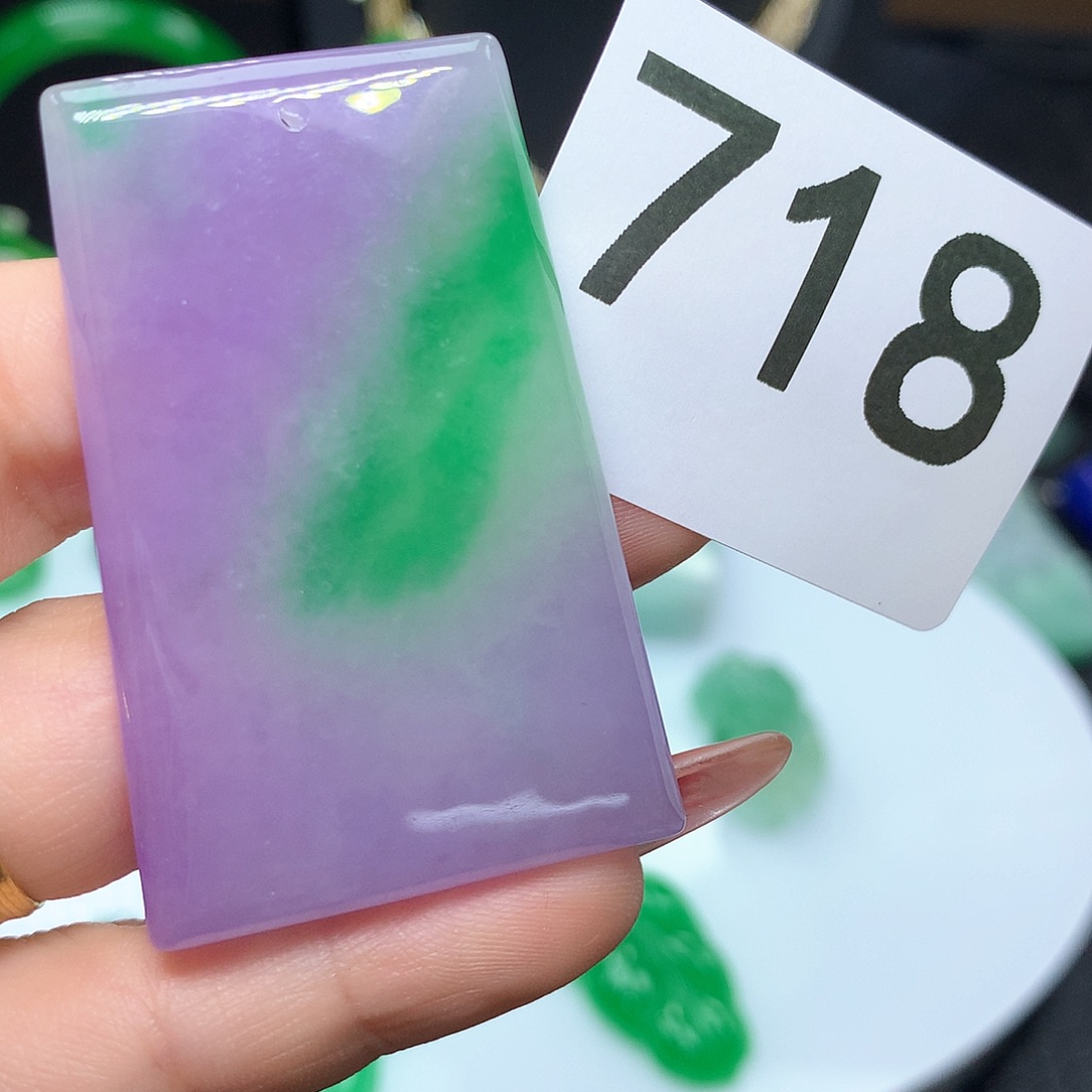 翡翠吊坠(赠链)未镶嵌