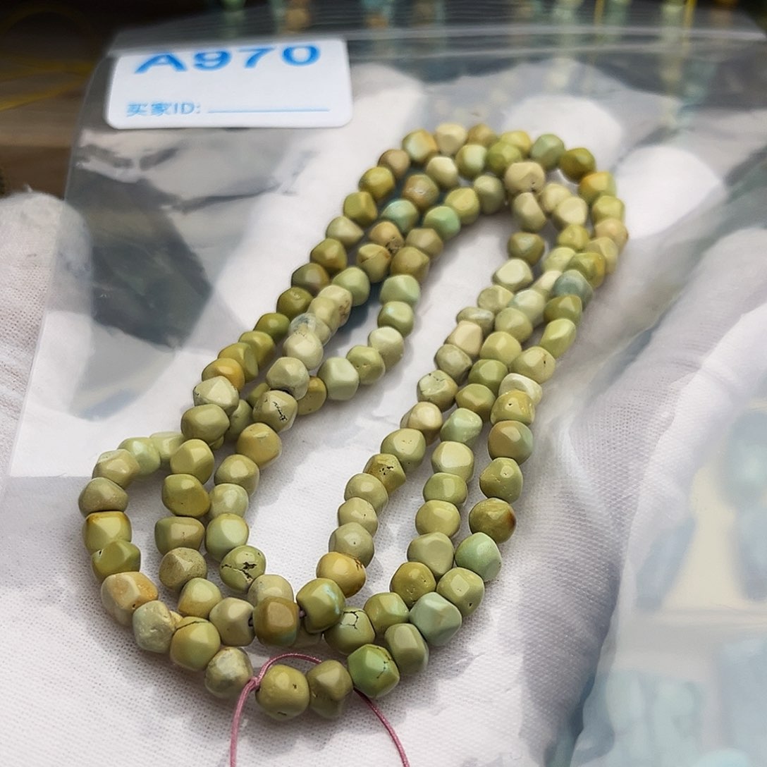 绿松石配饰未镶嵌?***孩