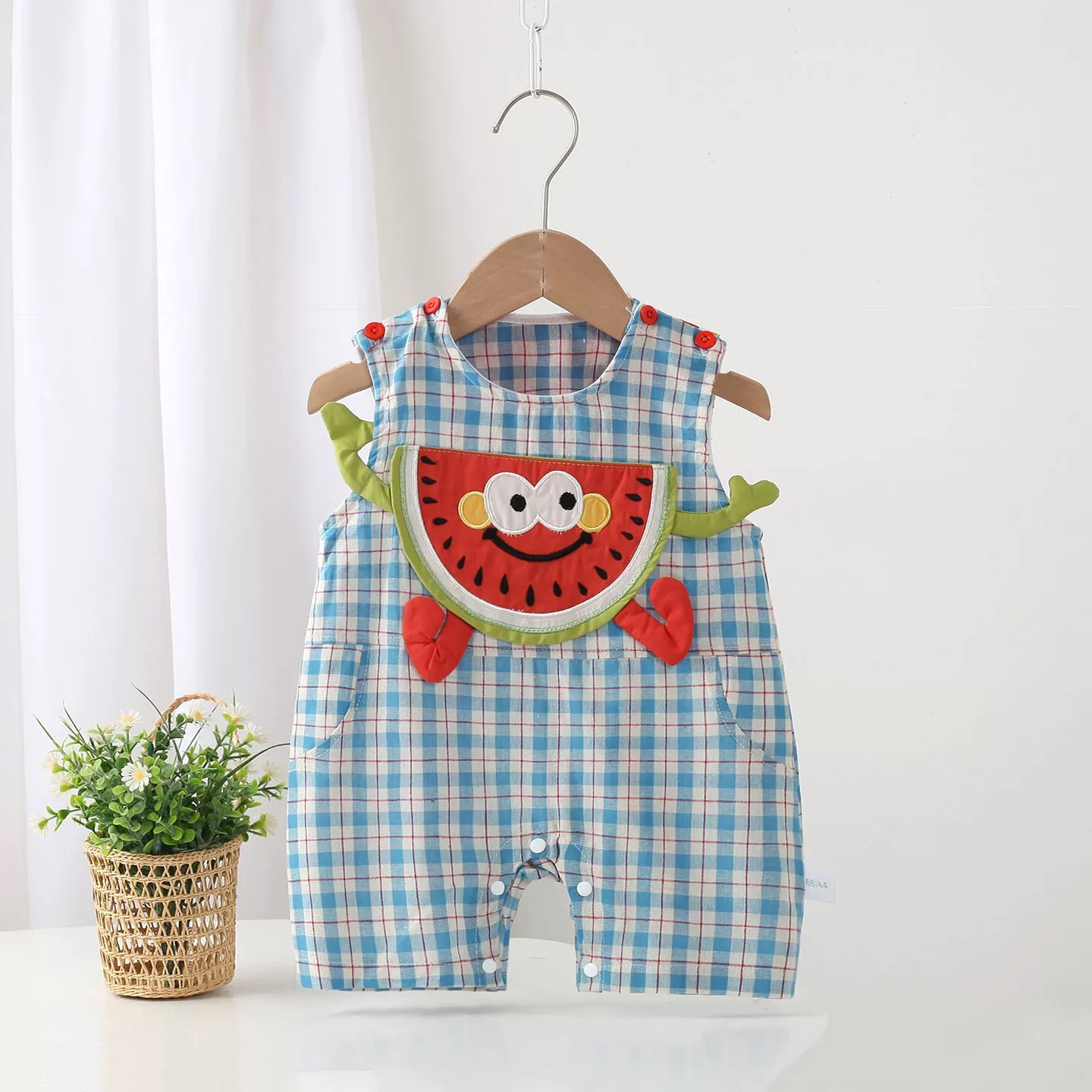 夏季婴儿宽肩无袖短哈格子西瓜连体衣