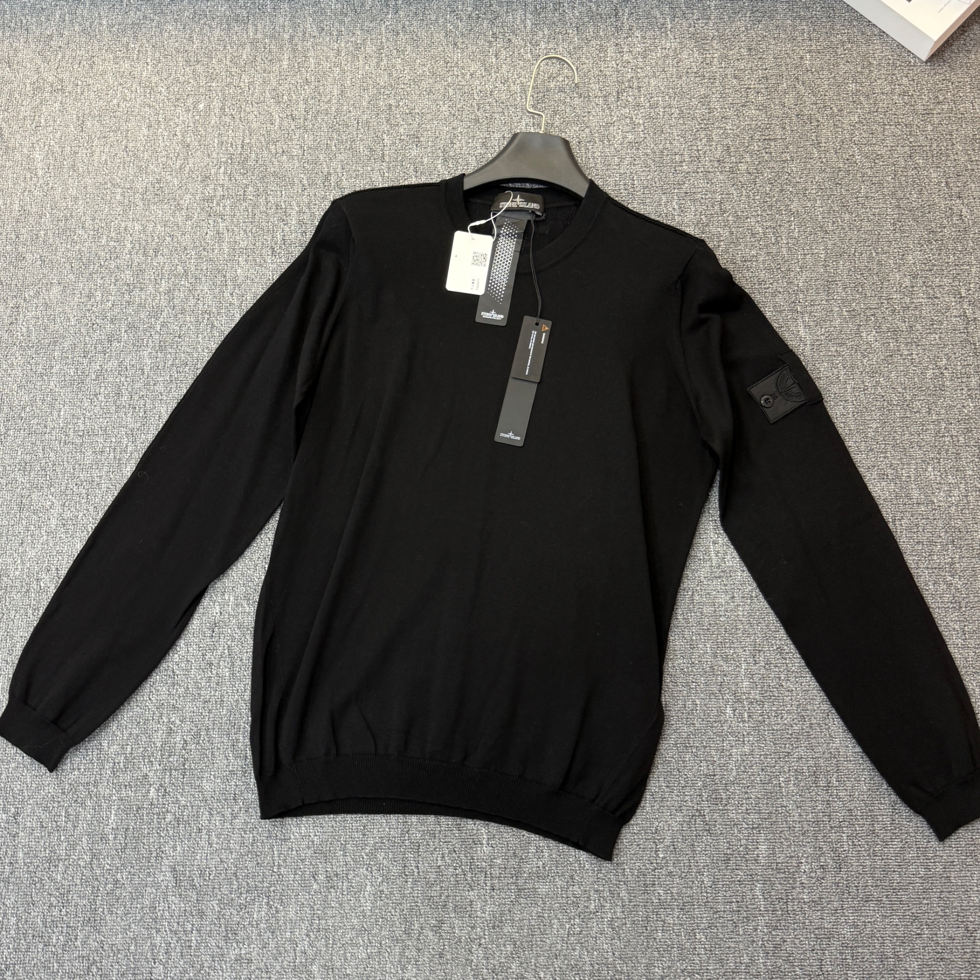 未使用 STONE ISLAND 黑色针织衫