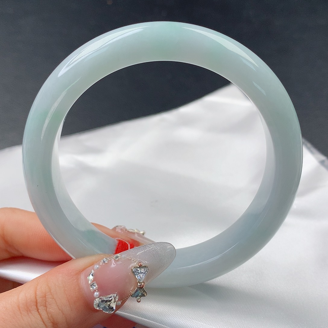 翡翠手镯未镶嵌55正60