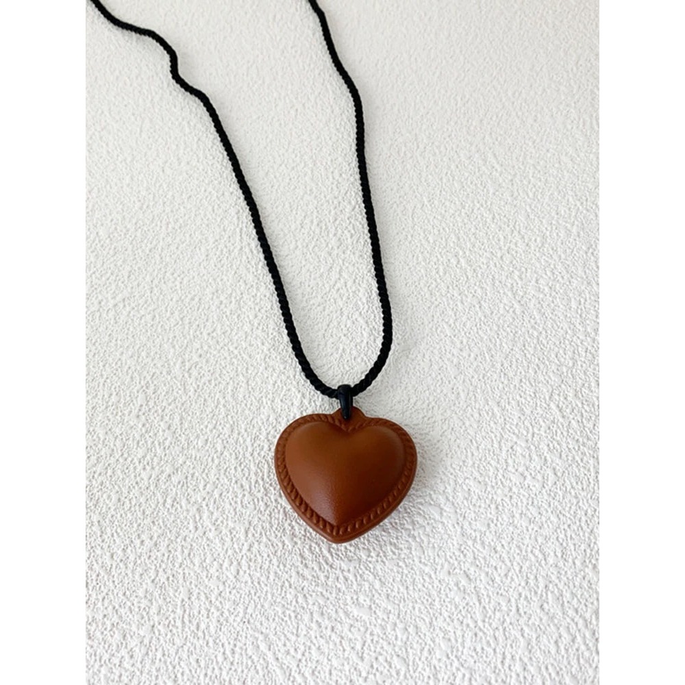 【浅色流年】主播同款 棕色皮质爱心麻绳吊坠可调节