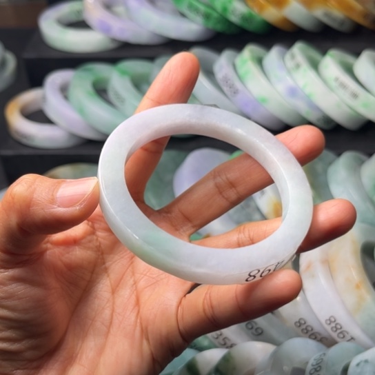 定制翡翠未镶嵌手镯