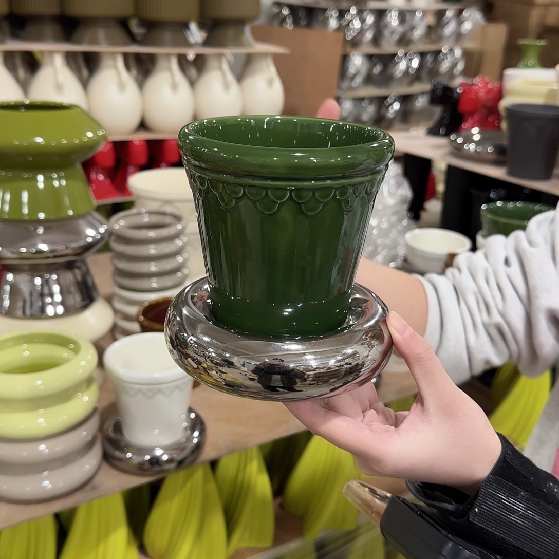 b4绿色带托花盆花盆花盆