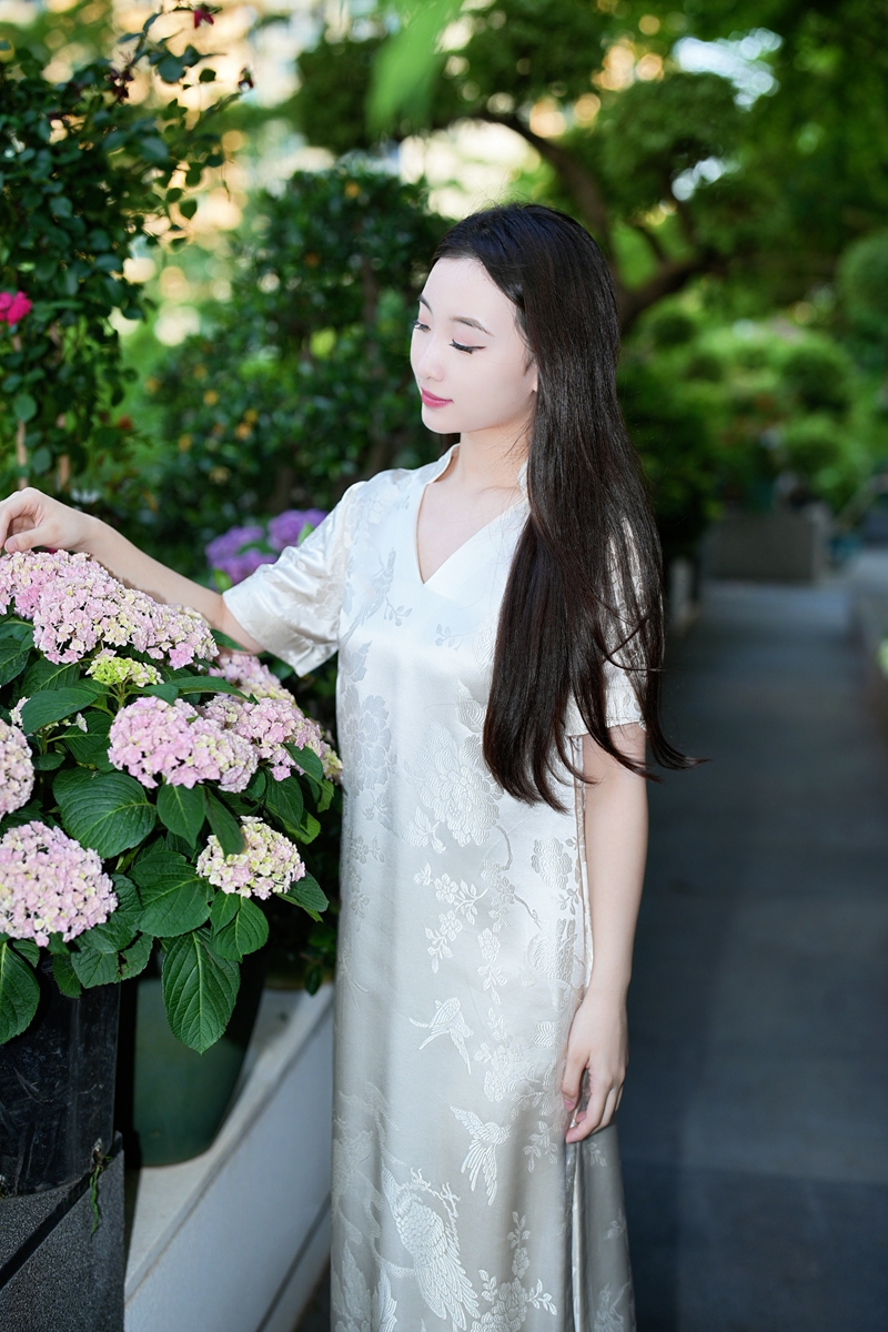 蓝大【月下影】桑蚕丝V领新中式连衣裙7767