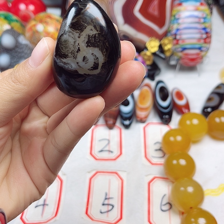 玛瑙/玉髓未镶嵌珠宝奇石