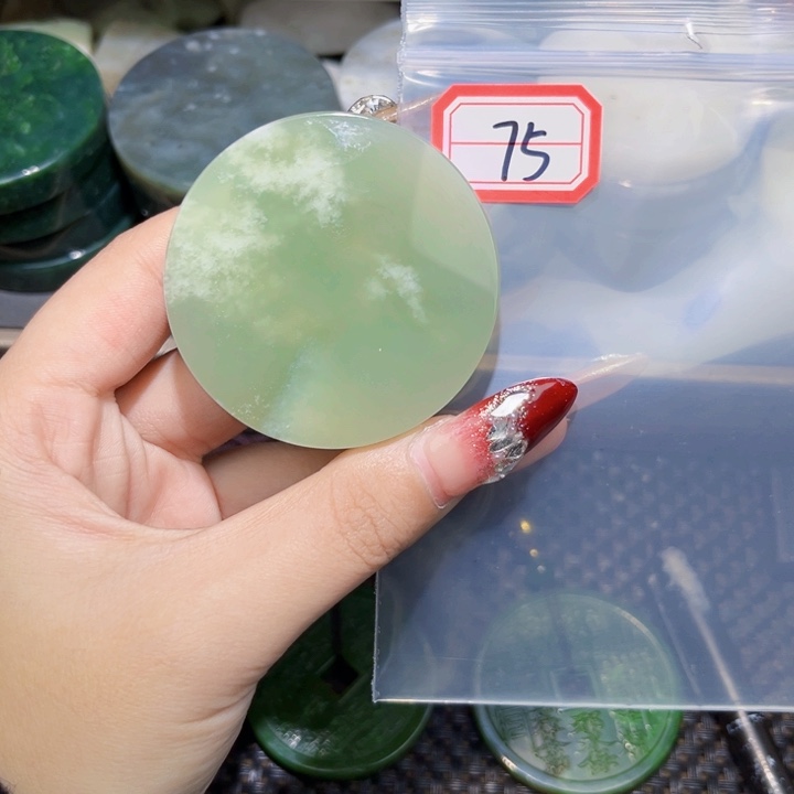 和田玉和田玉边角料随机发未镶嵌