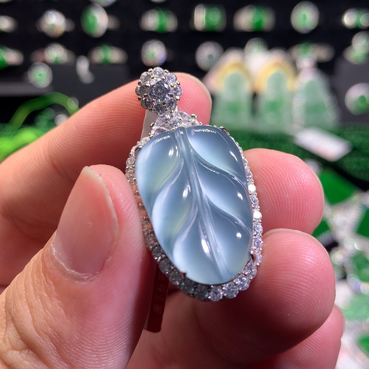 【闪购商品】翡翠颈饰银S925镶嵌叶子