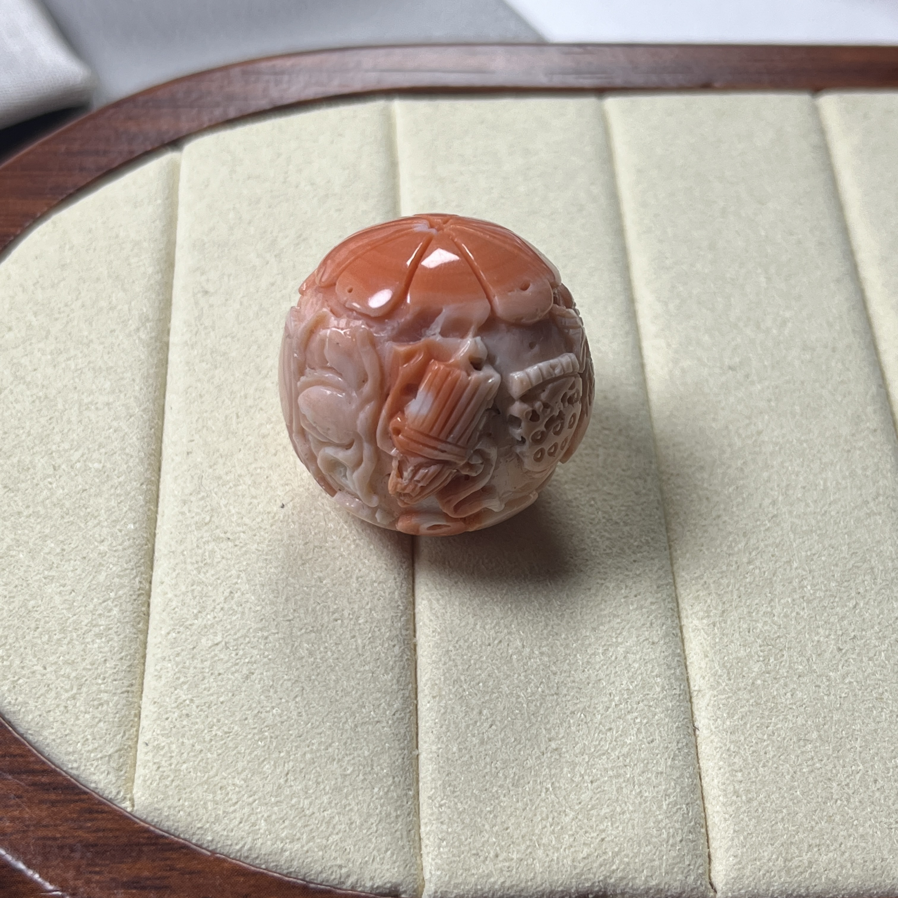 莫莫珊瑚25mm雕刻圆珠吊坠挂件配珠【国检证书】