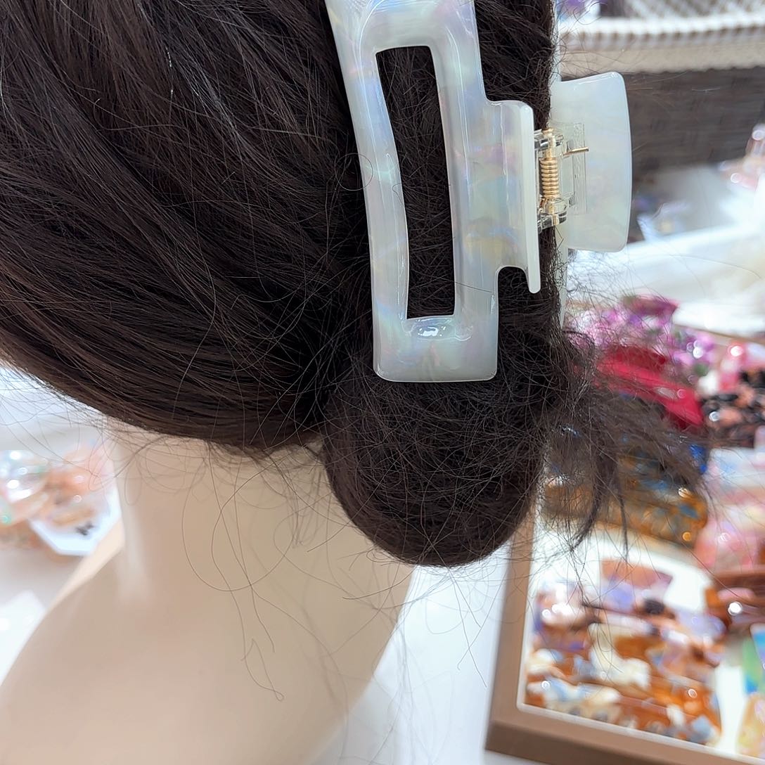 皮质铁合金白的方抓