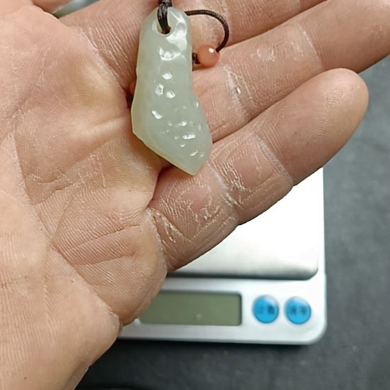 和田玉未镶嵌车挂