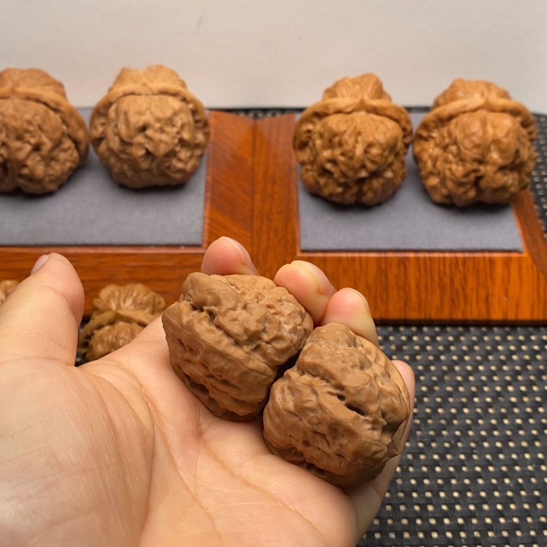 文玩核桃把件全品边34左右