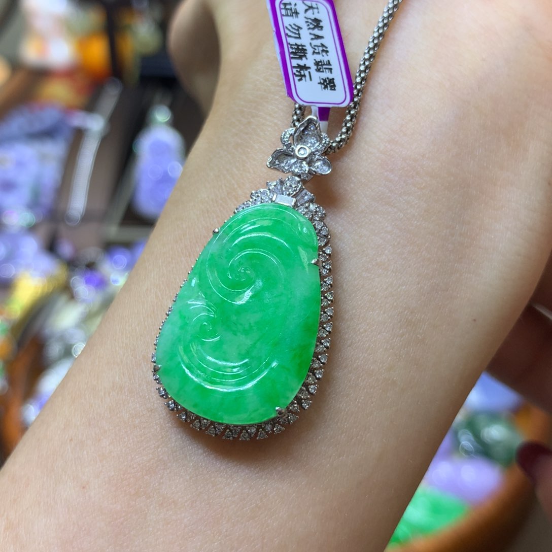 【闪购商品】翡翠颈饰18K金镶嵌翡翠