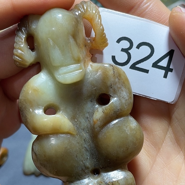 和田玉颈饰未镶嵌