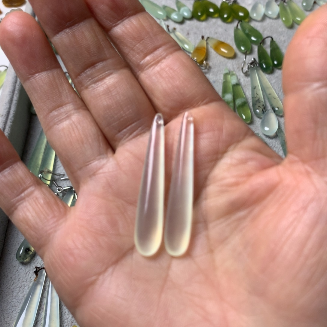 洛***波蛇纹石玉未镶嵌耳坠